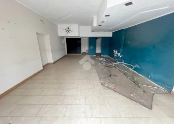 Negozio Piazza Vittorio Veneto, Pinerolo - foto 3