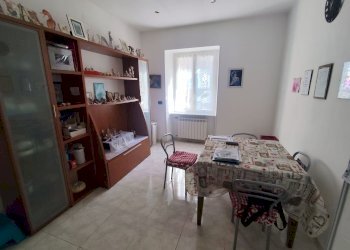 Appartamento via San Bartolomeo del Fossato, Genova (zona Sampierdarena) - foto 1