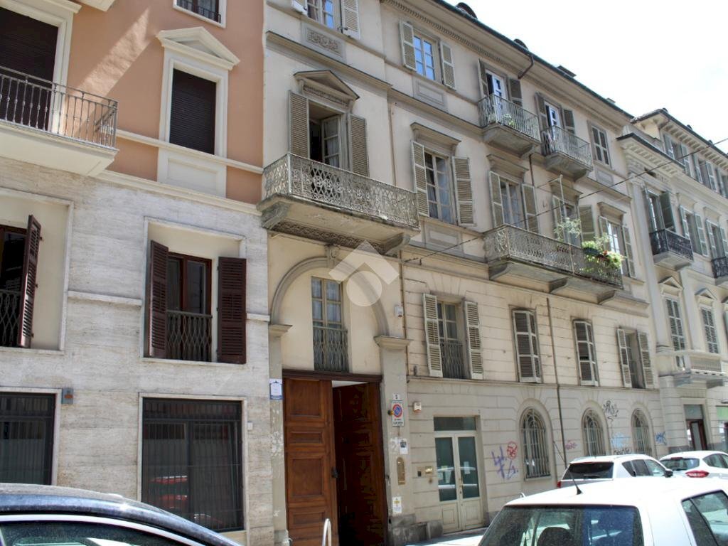 One-room apartment Via Andrea Provana, Torino (neighborhood Centro) - photo 1