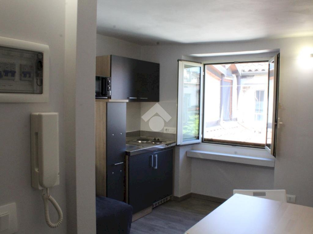 One-room apartment Via Andrea Provana, Torino (neighborhood Centro) - photo 3