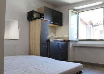 One-room apartment Via Andrea Provana, Torino (neighborhood Centro) - photo 7