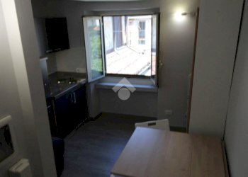 One-room apartment Via Andrea Provana, Torino (neighborhood Centro) - photo 14