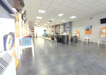 Locale Commerciale Località Grand Chemin, Saint-Christophe - foto 2