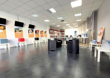 Locale Commerciale Località Grand Chemin, Saint-Christophe - foto 3