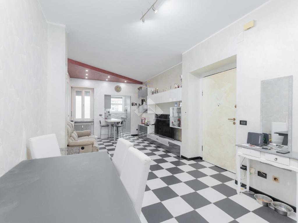 Trilocale Via S. Marino, Torino (zona Santa Rita) - foto 2