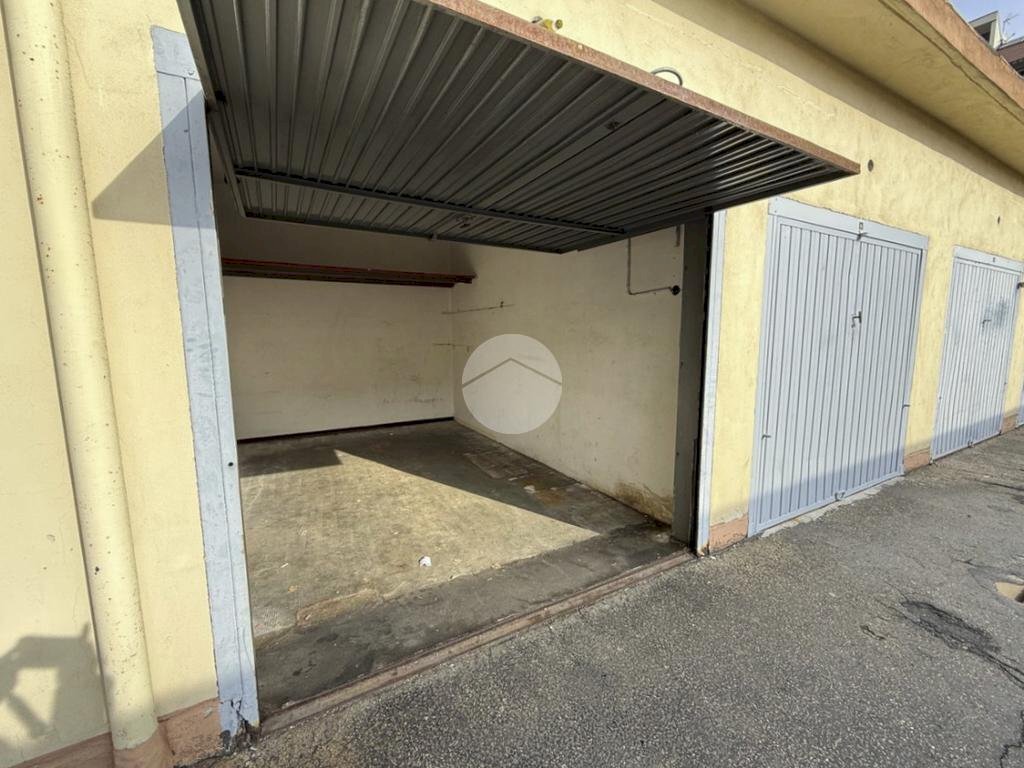 Box Via cardinal massaia, Torino (zona Borgo Vittoria) - foto 1