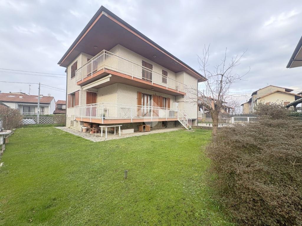 Apartment Via Prelle, Romano Canavese - photo 1