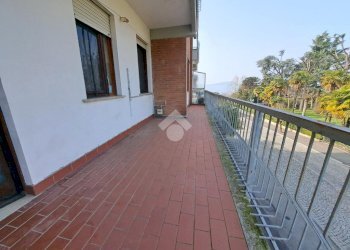 Two-room apartment Viale lido, Viverone - photo 1