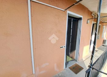 One-room apartment Via Roma, Viverone - photo 1