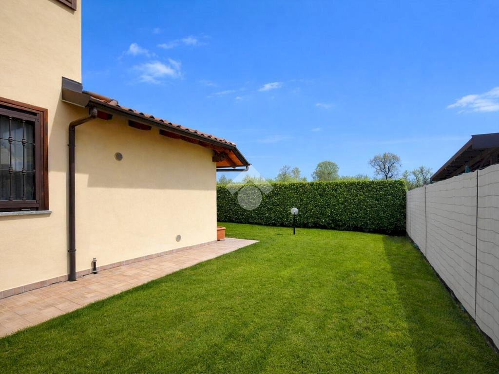 Villa a Schiera Via Monviso, Lozzolo - foto 2