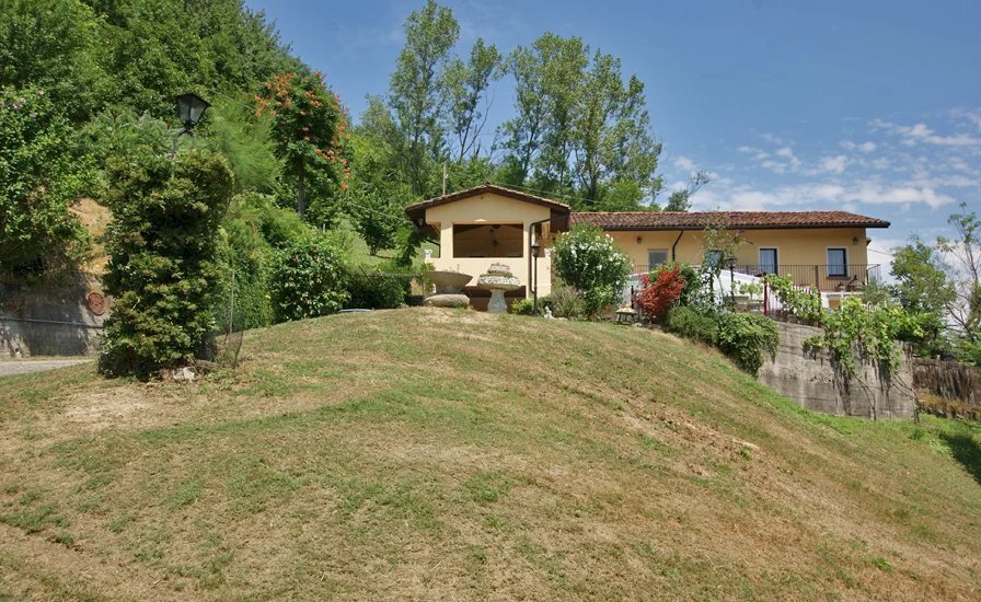 Casale Dogliani - photo 1