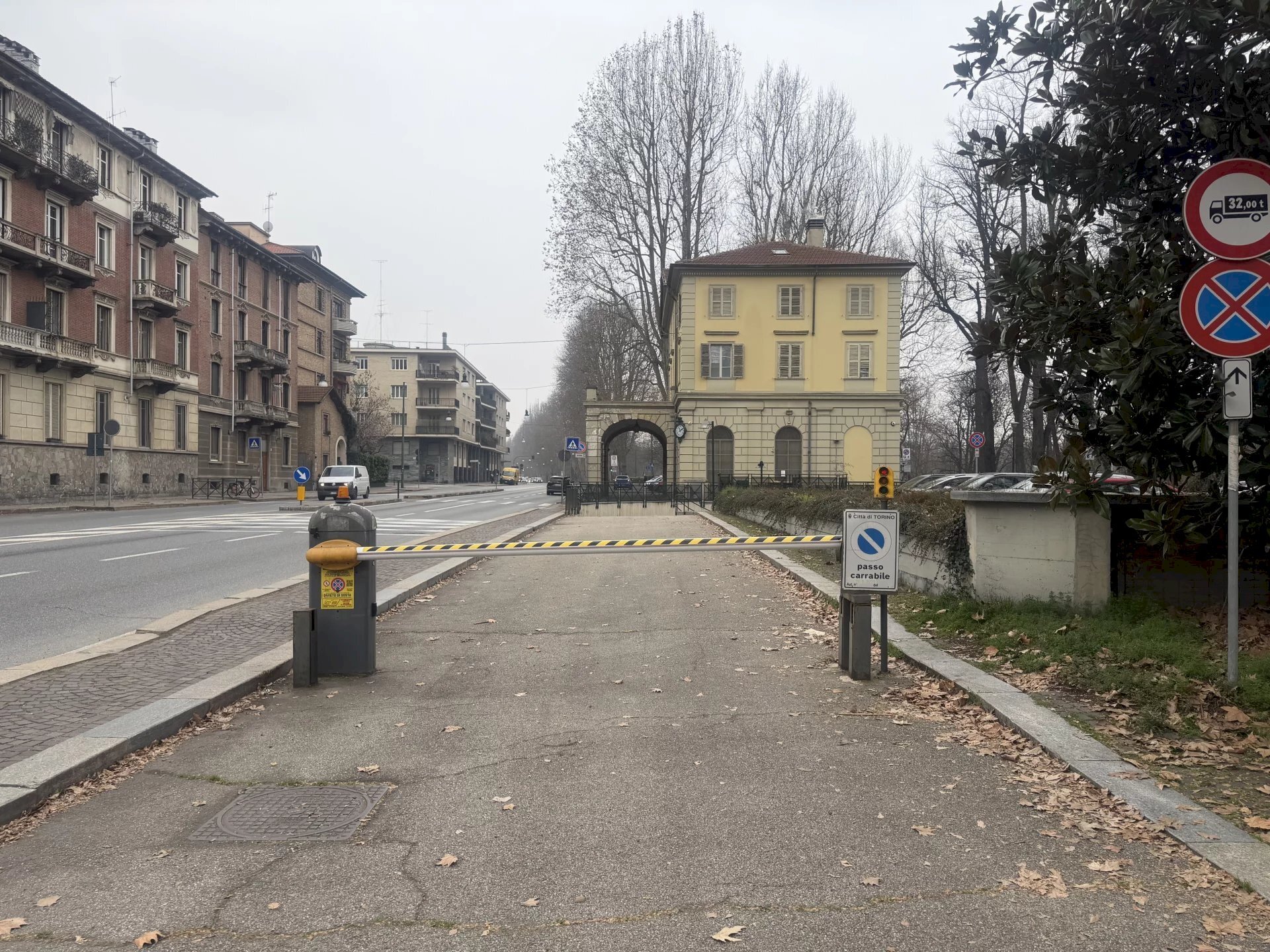 Box Corso Moncalieri, Torino (zona Borgo Po) - foto 2
