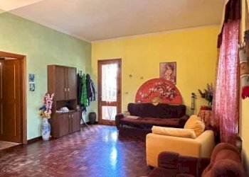Four-room apartment Medesano - photo 4