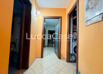 Apartment Porcari - photo 10