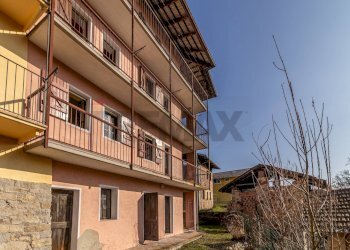 Villa a Schiera Via Sola, 21 
 Mezzana Mortigliengo, Mezzana Mortigliengo - foto 2