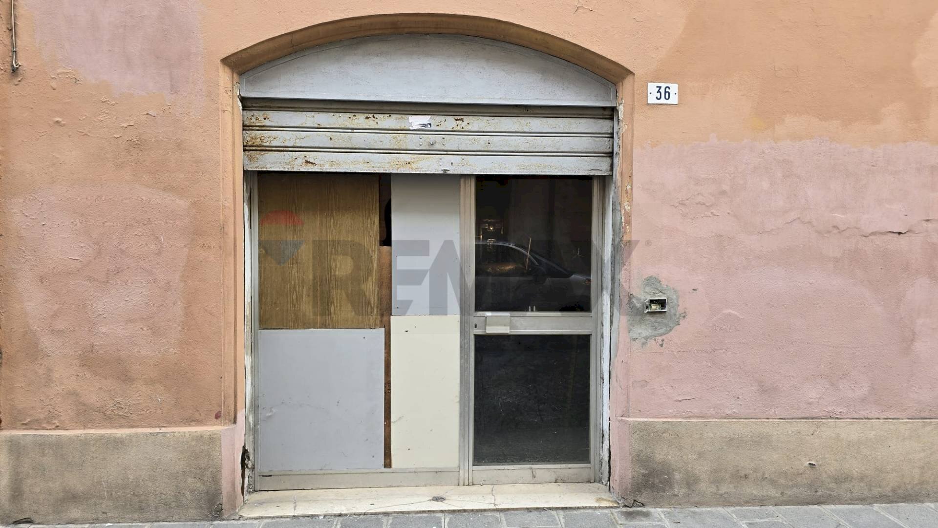 Negozio Via San Martino, 36 
 Centro storico, Modena (zona Centro Storico) - foto 3