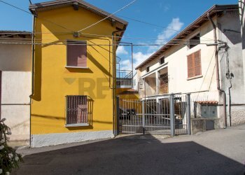 One-room apartment Via Giuseppe Mazzini, 14 
 Collepiano, Marone - photo 1