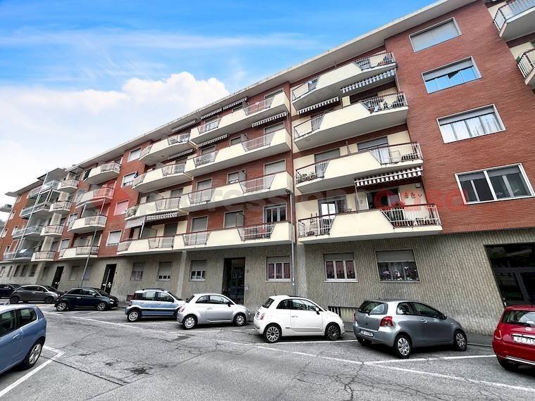 Box via Città di Gap, 37, Pinerolo - foto 1