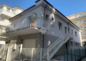 Four-room apartment Viale G. Leopardi, Riccione - photo 2