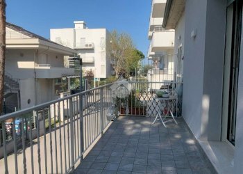 Four-room apartment Viale G. Leopardi, Riccione - photo 8