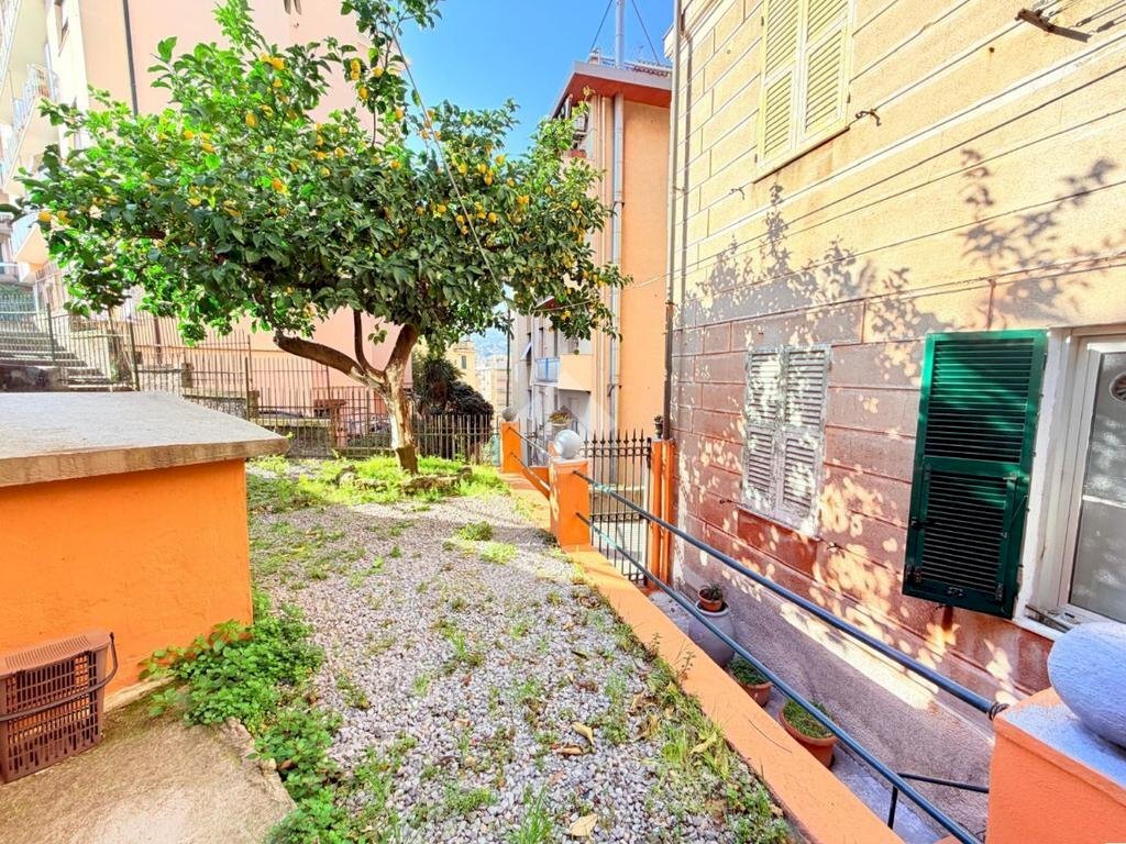 Quadrilocale Salita Campasso di S. Nicola, Genova (zona Borzoli) - foto 1
