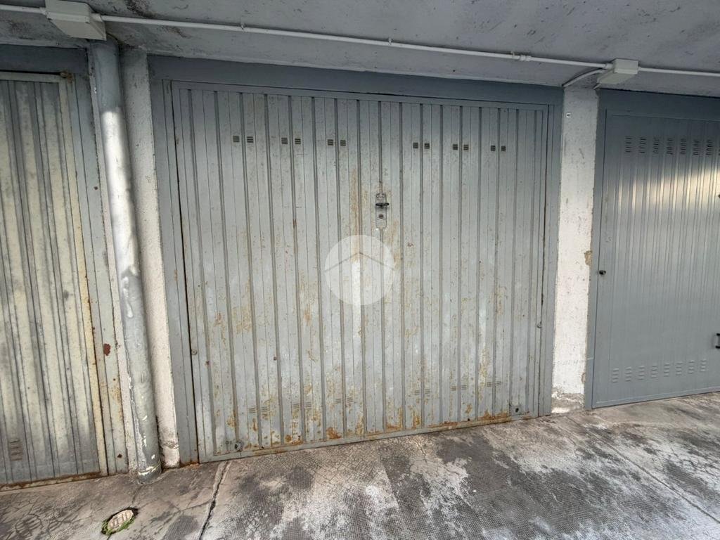 Box Via Lago di Nemi, Milano (zona Barona) - foto 1