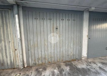 Box Via Lago di Nemi, Milano (zona Barona) - foto 1