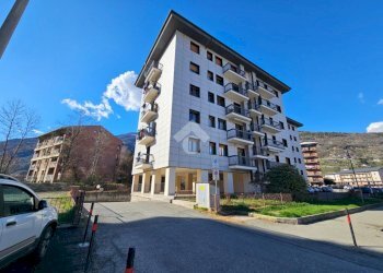 Box Viale Piccolo San Bernardo, Aosta - foto 1