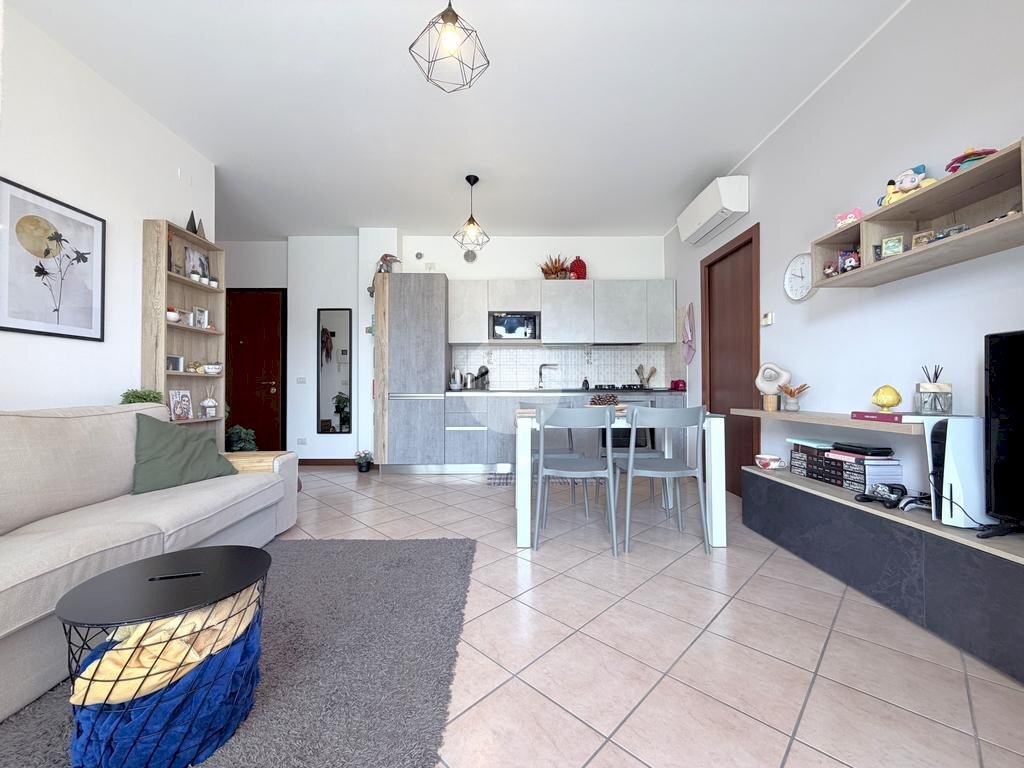 Two-room apartment Piazza Sandro Pertini, Santo Stefano Ticino - photo 2