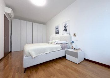 Two-room apartment Piazza Sandro Pertini, Santo Stefano Ticino - photo 10