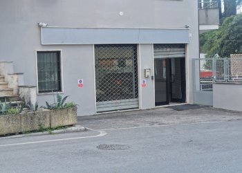 facciata - Locale Commerciale Via Campo di Marte 3, Perugia - foto 3