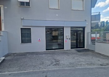 facciata - Locale Commerciale Via Campo di Marte 3, Perugia - foto 15