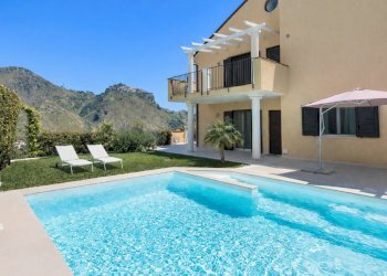 Villa mediterranea con piscina e giardino.png - Villa Contrada Mastrissa, Taormina - foto 2