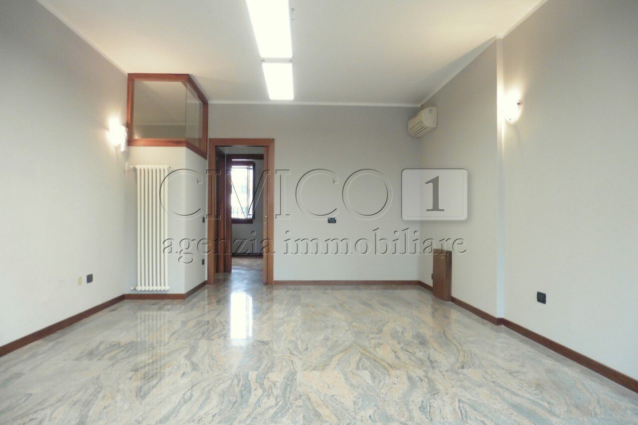 P1030305.JPG - Ufficio via Pola, Torri di Quartesolo - foto 2