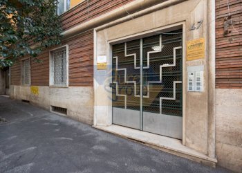 Portone di ingresso - Trilocale Via Machiavelli 47, Roma - foto 5