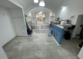 IMG_7913.JPG - Locale Commerciale Via Candido Queirolo, Taggia - foto 1