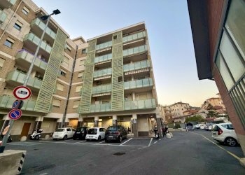 IMG_5230.jpeg - Quadrilocale Via S.Pio da Pietrelcina 16, Imperia - foto 2