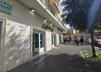 1000408235.jpg - Commercial Premises Piazza dei Mirti 16, Roma - photo 4