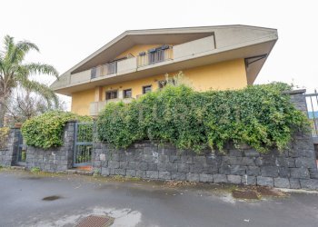 0903_24.jpg - Casa indipendente Via A. di Sangiuliano 68, Sant'Agata Li Battiati - foto 1