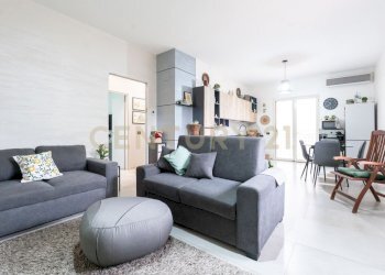 0903_1.jpg - Casa indipendente Via A. di Sangiuliano 68, Sant'Agata Li Battiati - foto 3