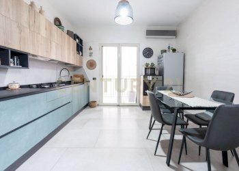 0903_2.jpg - Casa indipendente Via A. di Sangiuliano 68, Sant'Agata Li Battiati - foto 4