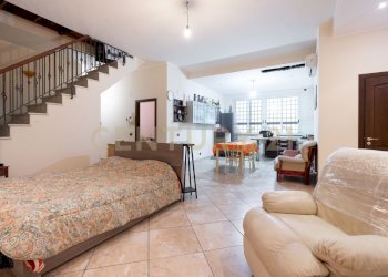 0903_36.jpg - Casa indipendente Via A. di Sangiuliano 68, Sant'Agata Li Battiati - foto 5