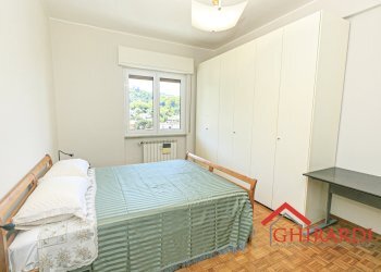 4.1 CAMERA1.jpg - Quadrilocale VIA FALIERO VEZZANI  42C, Genova (zona Sestri Ponente) - foto 11