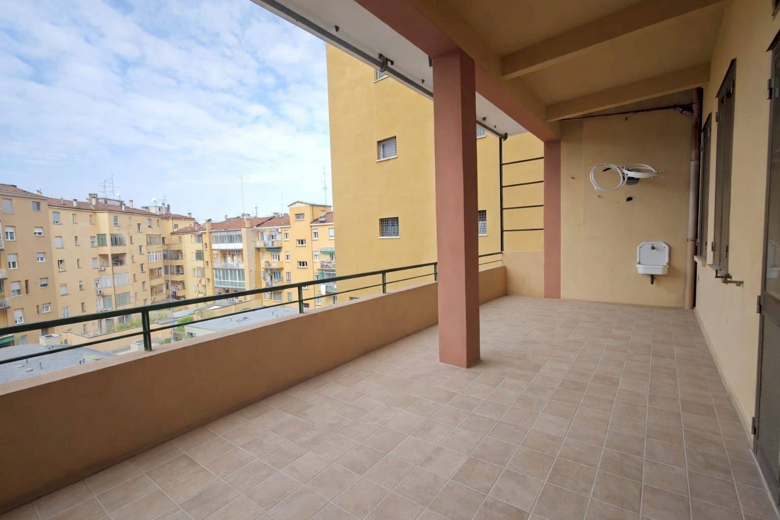 Bilocale Via Guglielmo Marconi, Bologna (zona Centro Storico) - foto 1