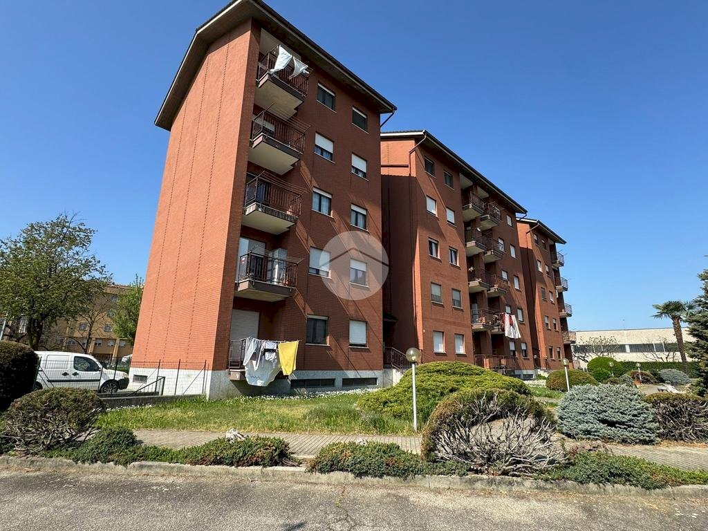 Four-room apartment Via Rosa Luxemburg, Settimo Torinese - photo 2