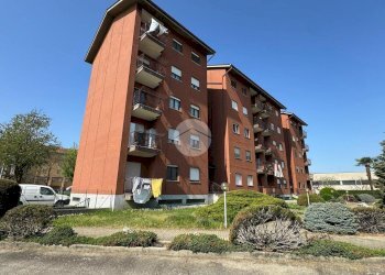 Four-room apartment Via Rosa Luxemburg, Settimo Torinese - photo 2