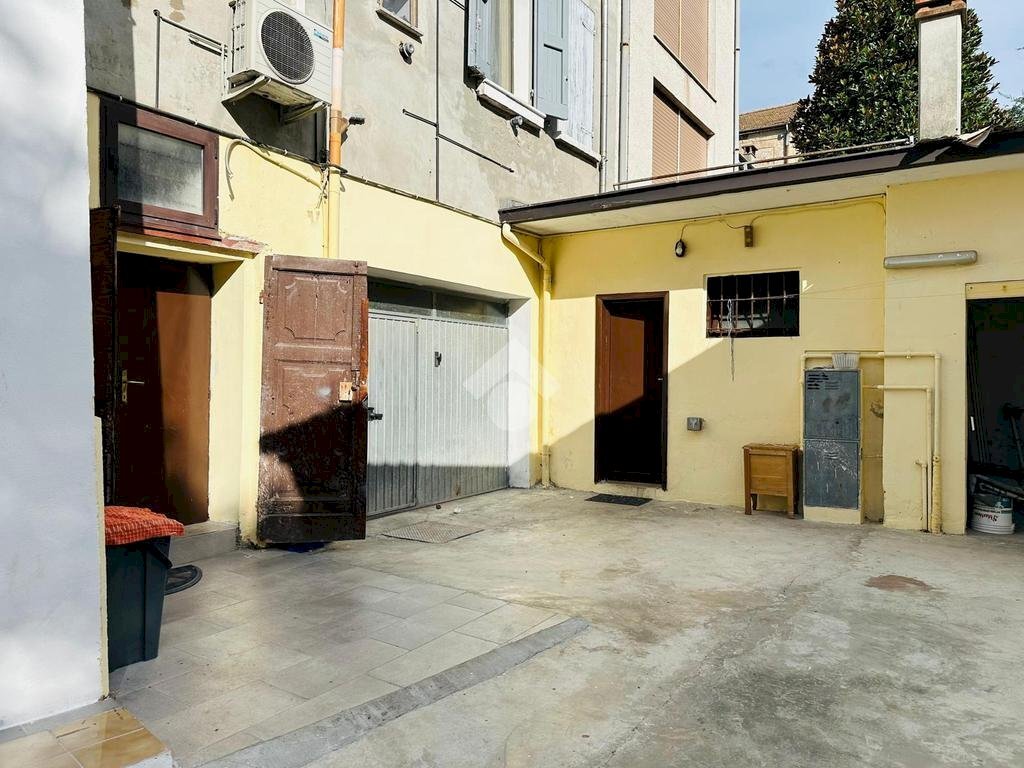 Semi-detached house Viale Dante Alighieri, Castelnovo di Sotto - photo 3