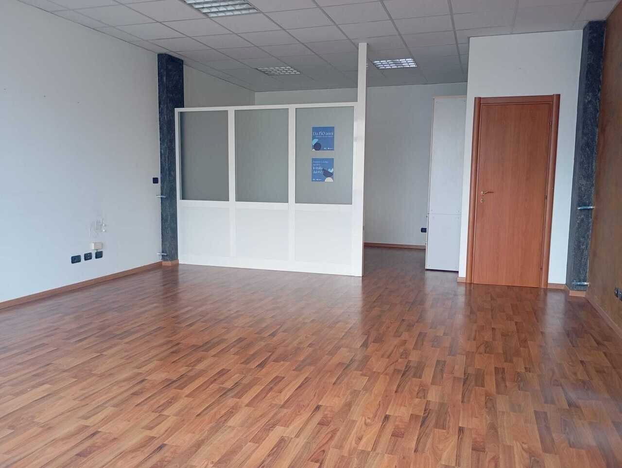 WhatsApp Image 2026-03-15 at 22.01.34 (2).jpeg - Ufficio Via della Pace 42, Castelnuovo Magra - foto 1