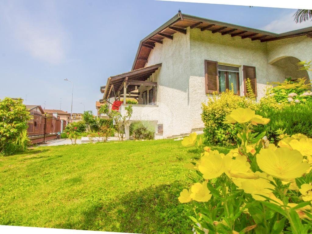 Porzione di casa Via Olona, Garbagnate Milanese - foto 1