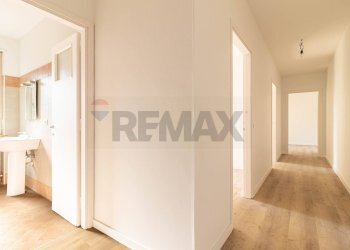 One-room apartment Via Trento, 30 
 Centro, Biella - photo 8